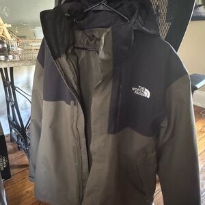 The North Face Men's Black and Brown Ski Jacket